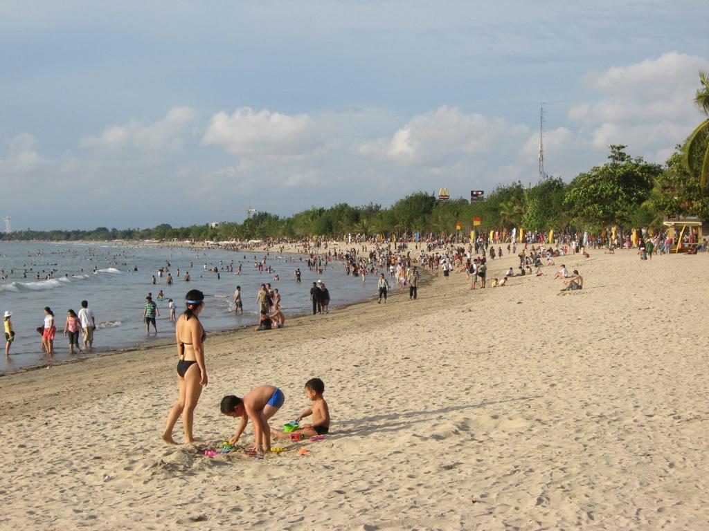 Angkul Angkul Beach Inn Kuta By Kamara Kuta Lombok Exterior foto